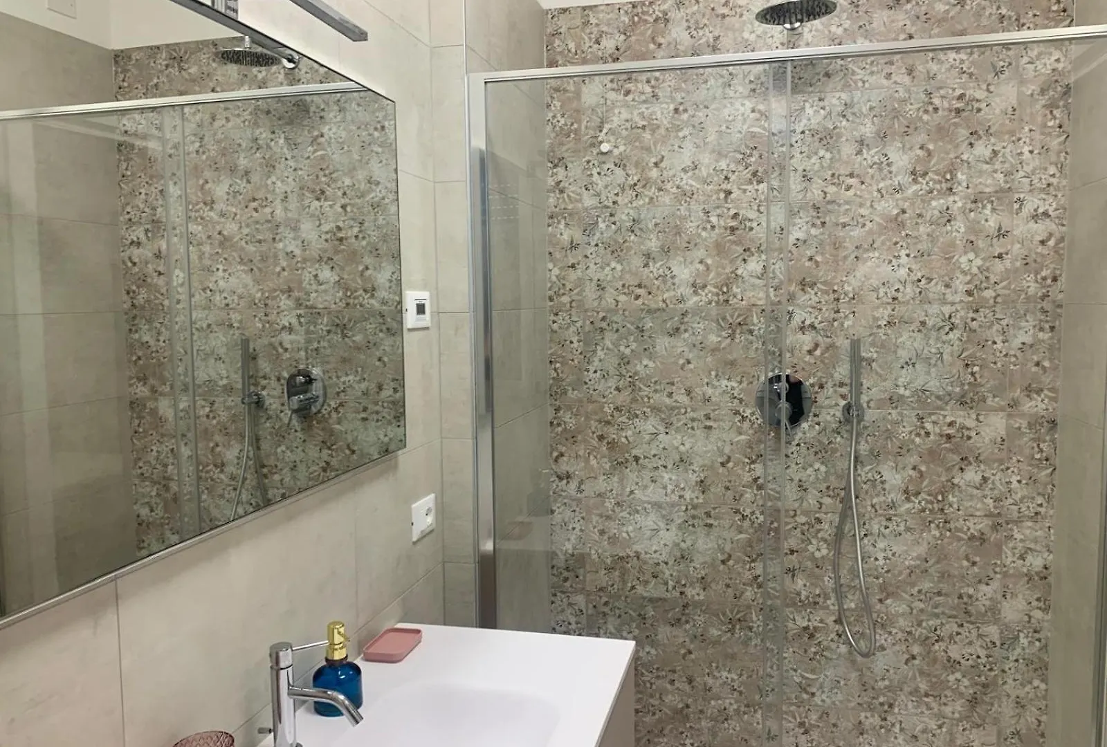 Queen Home Luana البندقية